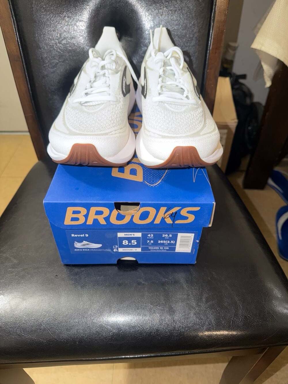 Brooks Revel 9 Size 8.5 White Grey Black Running Shoes